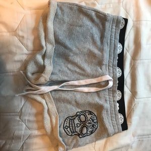 Comfy grey skull shorts